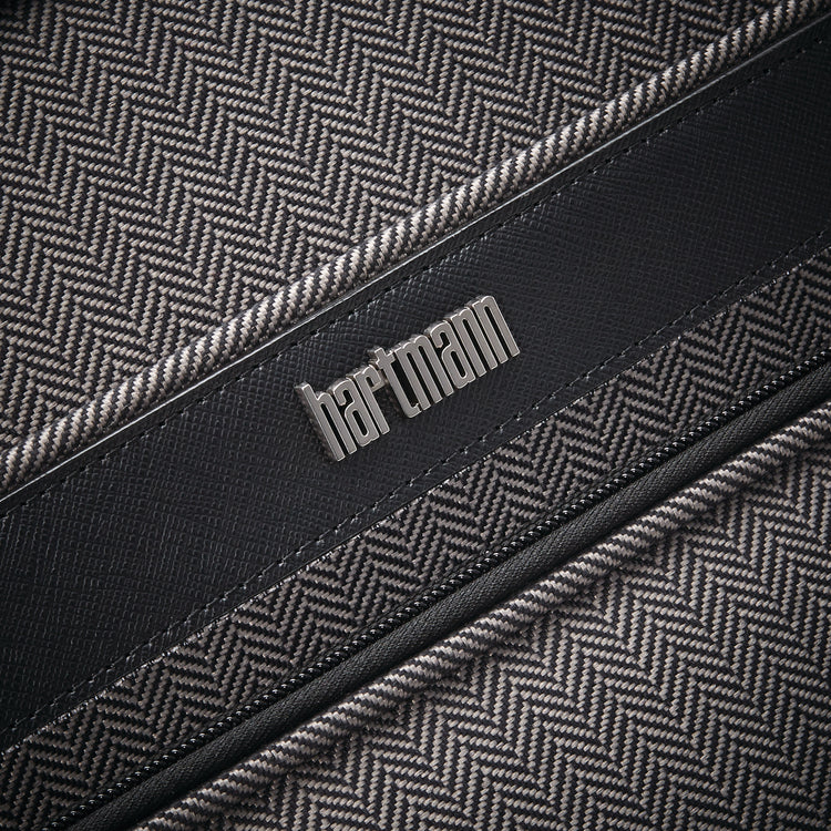 Medium / Black Herringbone