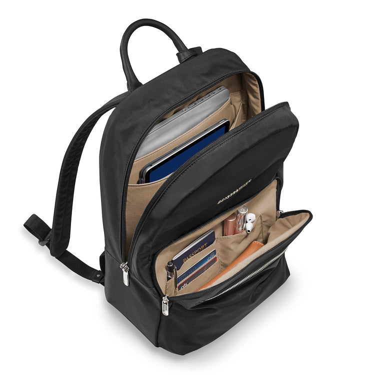 Essential Backpack / Black