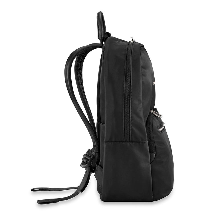 Essential Backpack / Black