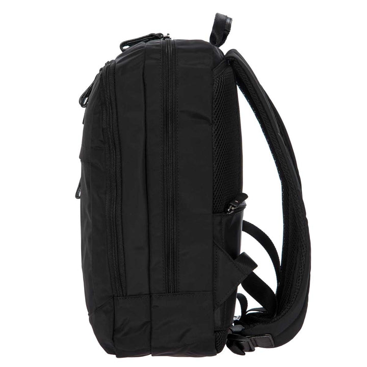 Metro Backpack / Black/Black