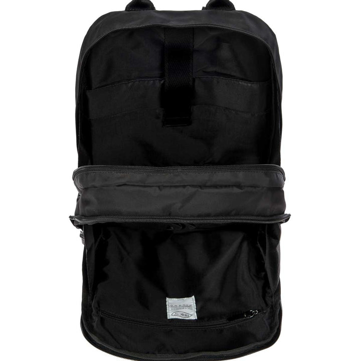 Metro Backpack / Black/Black